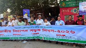 নিরাপদ সড়ক দিবসে রাজধানীতে বিআরটিএর রোড শো