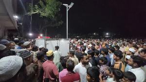 শাকিলের জানাজায় এমপির বিরুদ্ধে ‘ভুয়া ভুয়া’ স্লোগান, পরে শপিং মলে লুট