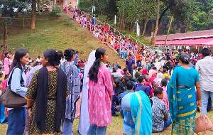 নালিতাবাড়ীর বারোমারীতে ফাতেমা রাণীর তীর্থোৎসবে ৫০ হাজার মানুষের মানুষের ঢল