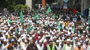 রাজধানীতে জশনে জুলুসে মানুষের ঢল