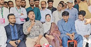 ইসি কোন নীতিমালায় মার্কা অন্তর্ভুক্ত করে বা বাদ দেয়, তা দেখতে চাই: হাসনাত আবদুল্লাহ