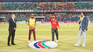 মান বাঁচানোর লড়াইয়ে টস জিতে ব্যাটিংয়ে বাংলাদেশ