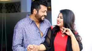 ‘দূরে থেকেও আমরা কাছে’, মৌসুমীর জন্মদিনে ওমর সানী