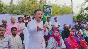 তারেক রহমানের ৩১ দফা দাবি নিয়ে জনগণের দ্বারে দ্বারে বিএনপি নেতা রুবেল