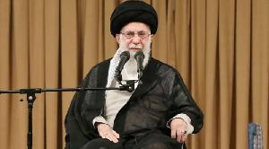 ইসরায়েলকে সমর্থন অব্যাহত রাখলে যুক্তরাষ্ট্রের সঙ্গে সহযোগিতা সম্ভব নয়: আয়াতুল্লাহ খামেনি