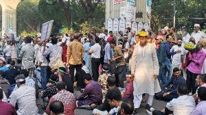 প্রাথমিক শিক্ষকদের কর্মবিরতি শুরু, ৬৫ হাজার স্কুলে ক্লাস বন্ধ