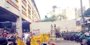 সাউন্ড গ্রেনেড ও জলকামানে ছত্রভঙ্গ নন-এমপিও শিক্ষকরা