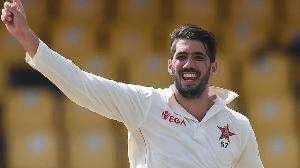 ৮ বছর পর মাঠে ফিরে ৯ উইকেট