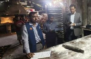 নকলায় ৩ বেকারির মালিককে ৭৫ হাজার টাকা জরিমানা