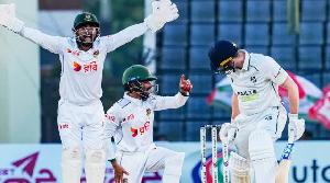 মুরাদ-তাইজুলের ঘূর্ণিতে ইনিংস ব্যবধানে জিতল বাংলাদেশ