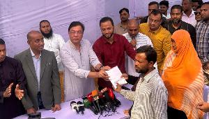 শৈলকূপা’র সেই প্রতিবন্ধী নাজনীনের চিকিৎসায় পাশে দাঁড়ালেন তারেক রহমান