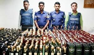 ঝিনাইগাতী সীমান্তে কুখ্যাত মাদক সম্রাট মাজাহারুলের বাড়িতে পুলিশের অভিযানে বিপুল পরিমাণ ভারতীয় মদ জব্দ