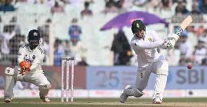 কলকাতা টেস্ট জিততে ভারতের লক্ষ্য ১২৪