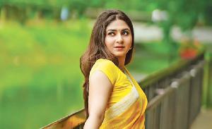 ‘আমি সঠিক সিদ্ধান্তই নিয়েছি’: ব্যাচেলর পয়েন্টে যুক্ত হয়ে বললেন স্পর্শিয়া