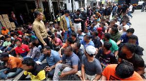 মালয়েশিয়ায় ১৭৪ বাংলাদেশি আটক