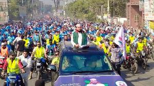 'পরিবর্তনের পথে অগ্রযাত্রা' স্লোগানে লক্ষ্মীপুরে দাঁড়িপাল্লায় ভোট চেয়ে মোটরসাইকেল শোভাযাত্রা 