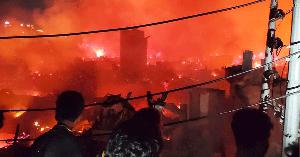 ৫ ঘণ্টা পর কড়াইল বস্তির আগুন নিয়ন্ত্রণে
