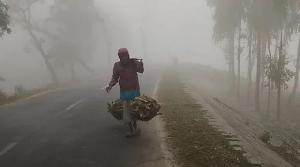 কনকনে শীতে কাঁপছে তেঁতুলিয়া, শৈত্যপ্রবাহের আভাস