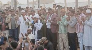 কালিয়াকৈরে আগুনে পুড়ে ক্ষতিগ্রস্ত পরিবারের মাঝে ত্রাণ সামগ্রী বিতরণ 